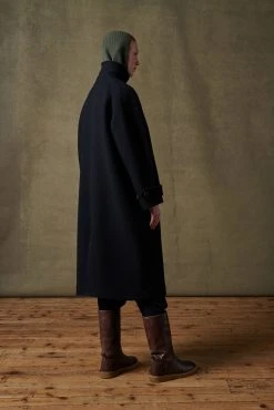 Sœur MANTEAU OSCAR - Manteau Élégant de la Nouvelle Collection 20 Sœur MANTEAU OSCAR - Manteau Élégant de la Nouvelle Collection -soeur Soldes 001 RAW OSCAR SAUVAGE SUD 0029