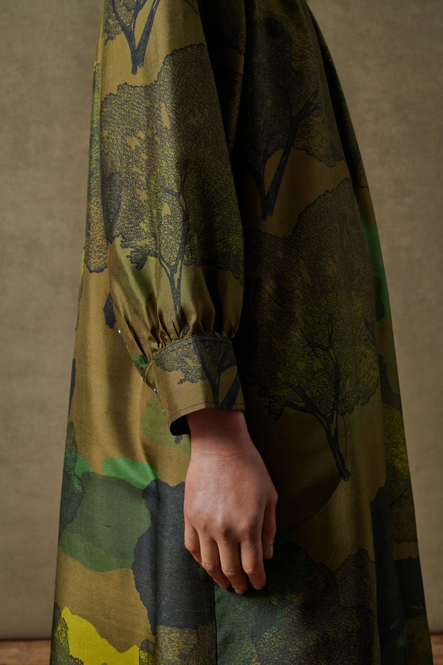 Sœur ROBE SAVANE - Nouvelle Collection | Élégance et Confort 7 Sœur ROBE SAVANE - Nouvelle Collection | Élégance et Confort – Image 5