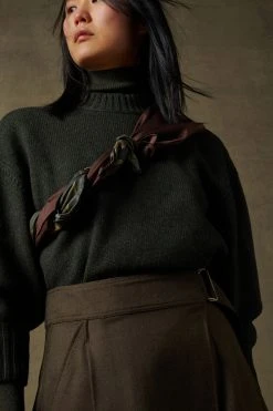 Sœur JUPE SYBILLE - Nouvelle Collection | Jupe Élégante et Moderne 13 Sœur JUPE SYBILLE - Nouvelle Collection | Jupe Élégante et Moderne -soeur Soldes 005 SACHA SIBYLE SAUVAGE NORD CAPUCINE SQUARE 0053