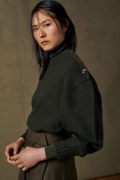 Sœur PULL SACHA - Nouvelle Collection | Pull élégant et confortable -soeur Soldes 005 SACHA SIBYLE SAUVAGE NORD CAPUCINE SQUARE 0075