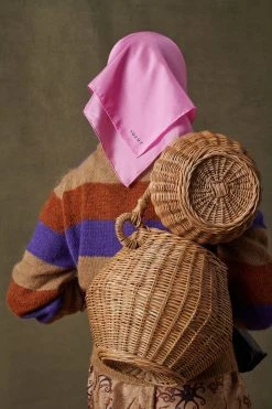 Sœur Foulard Carré - Écharpe en Soie Élégante pour Femme | Accessoires Mode 10 Sœur Foulard Carré - Écharpe en Soie Élégante pour Femme | Accessoires Mode -soeur Soldes 014 SLEEPY FUSON SOL SQUARE SWANN SASKIA CAFE SUE 0071