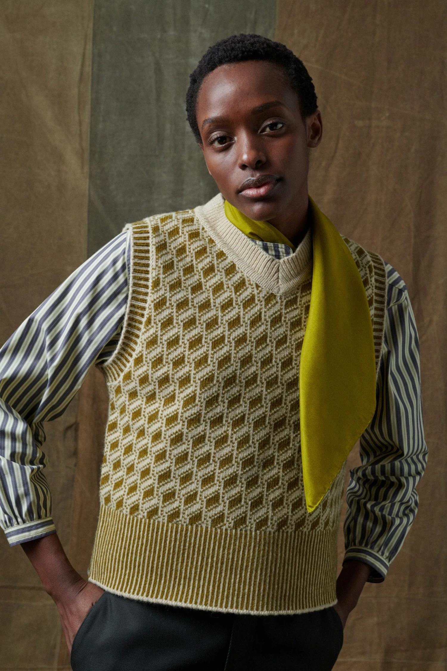 Sœur FOULARD SQUARE - Écharpe en Soie Luxueuse - Accessoire Élégant pour Femme 7 Sœur FOULARD SQUARE - Écharpe en Soie Luxueuse - Accessoire Élégant pour Femme – Image 5