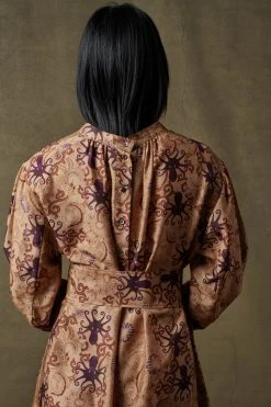 Robe SASKIA - Nouvelle Collection | Élégance et Style Moderne -soeur Soldes 015 SASKIA SAUVAGE SOL SILVIA 0033