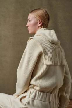 Sœur CAGOULE SUD - Nouvelle Collection | Vêtements Tendances