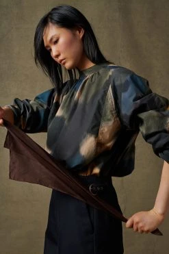 Sœur Blouse Scarlett - Nouvelle Collection | Élégance et Style -soeur Soldes 019 SALENTO SAUVAGE SCARLETT 0033