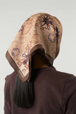 Sœur FOULARD CAPUCINE - Écharpe en Soie Élégante pour Femme | Accessoires Mode 10 Sœur FOULARD CAPUCINE - Écharpe en Soie Élégante pour Femme | Accessoires Mode -soeur Soldes CYRIL SALVADOR RALPH PRISCILLE CAPUCINE 1039