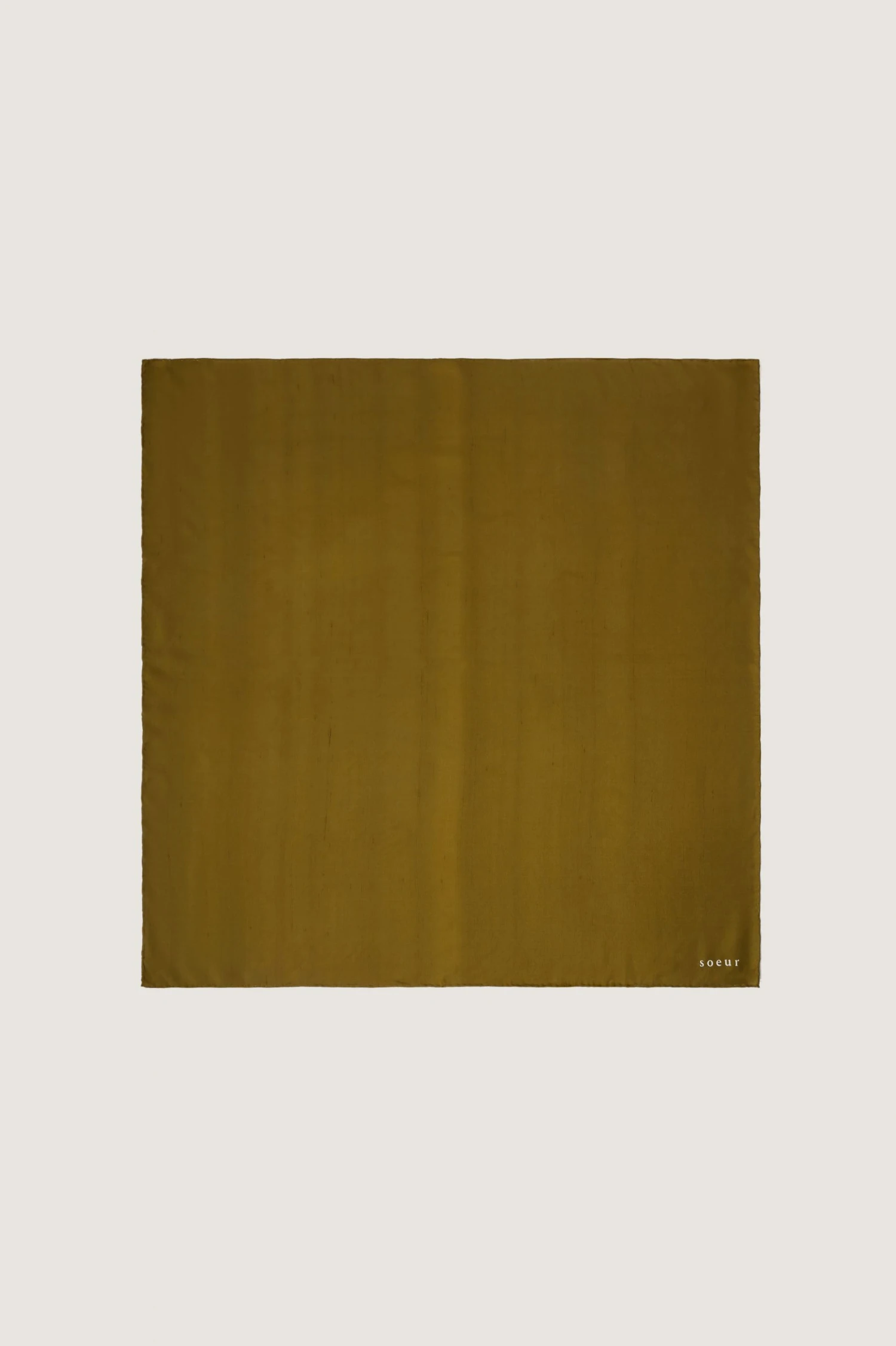 Sœur FOULARD SQUARE - Écharpe en Soie Élégante pour Femme | Accessoires Mode 3 Sœur FOULARD SQUARE - Écharpe en Soie Élégante pour Femme | Accessoires Mode