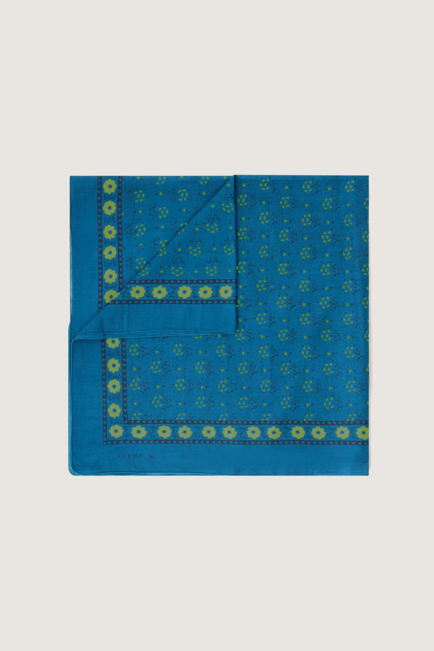 Sœur FOULARD CLASSIQUE - Écharpe Élégante en Soie pour Femme | Accessoires Mode 3 Sœur FOULARD CLASSIQUE - Écharpe Élégante en Soie pour Femme | Accessoires Mode