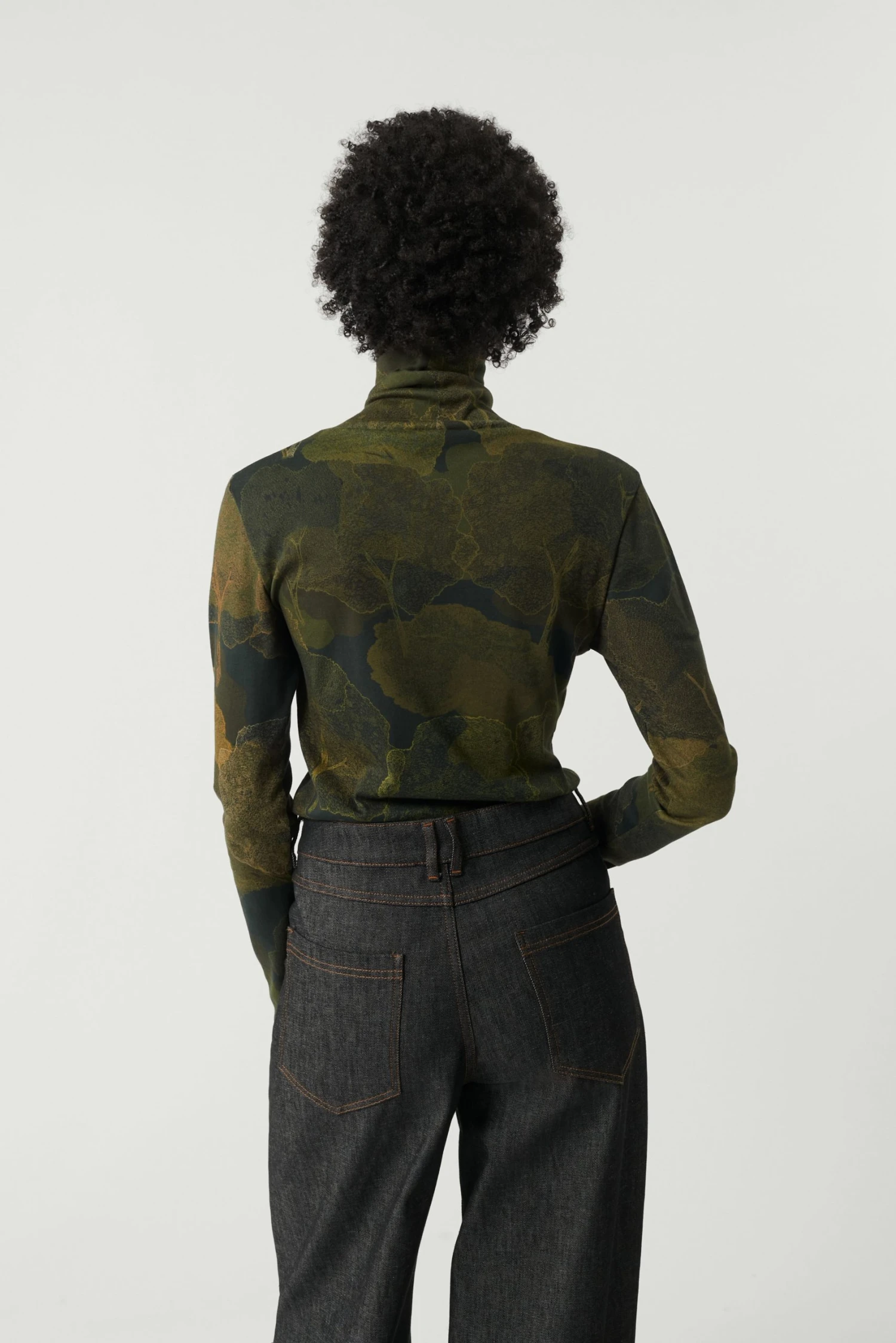 Sœur TEE-SHIRT HARPER - Nouvelle Collection | T-shirt Femme Élégant 4 Sœur TEE-SHIRT HARPER - Nouvelle Collection | T-shirt Femme Élégant – Image 2