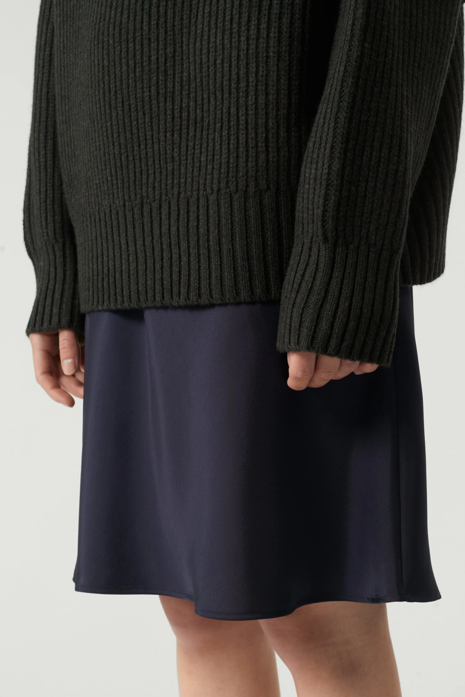 Sœur JUPE LOLIPOP - Nouvelle Collection | Style Élégant et Moderne 5 Sœur JUPE LOLIPOP - Nouvelle Collection | Style Élégant et Moderne – Image 3