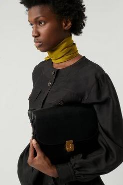 Sœur FOULARD SQUARE - Écharpe en Soie Luxueuse - Accessoire Élégant pour Femme 16 Sœur FOULARD SQUARE - Écharpe en Soie Luxueuse - Accessoire Élégant pour Femme -soeur Soldes ONDINE SQUARE PHOENIX PACHA BELLISSIMAMAX1072