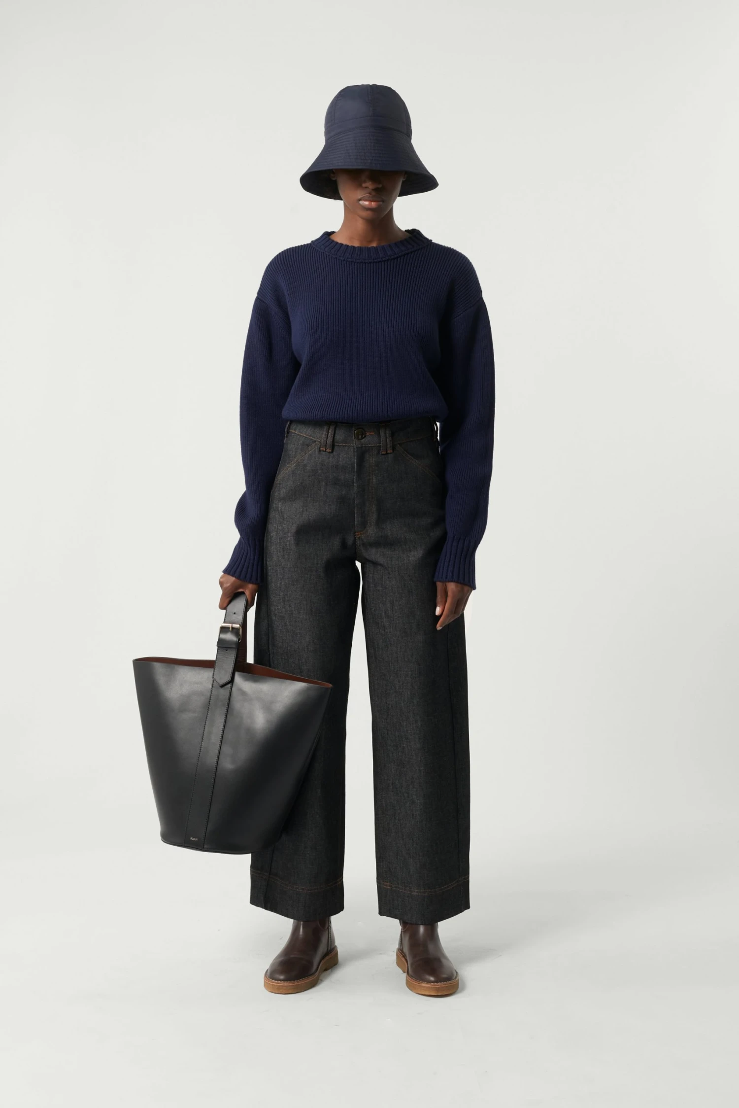 Sœur PULL REQUIEM - Nouvelle Collection | Pull élégant et confortable 6 Sœur PULL REQUIEM - Nouvelle Collection | Pull élégant et confortable – Image 4