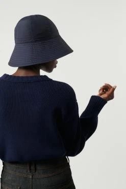 Sœur PULL REQUIEM - Nouvelle Collection | Pull élégant et confortable 14 Sœur PULL REQUIEM - Nouvelle Collection | Pull élégant et confortable -soeur Soldes REQUIEM PEPINO SAUVAGE SOMBRERO SAUL 0677