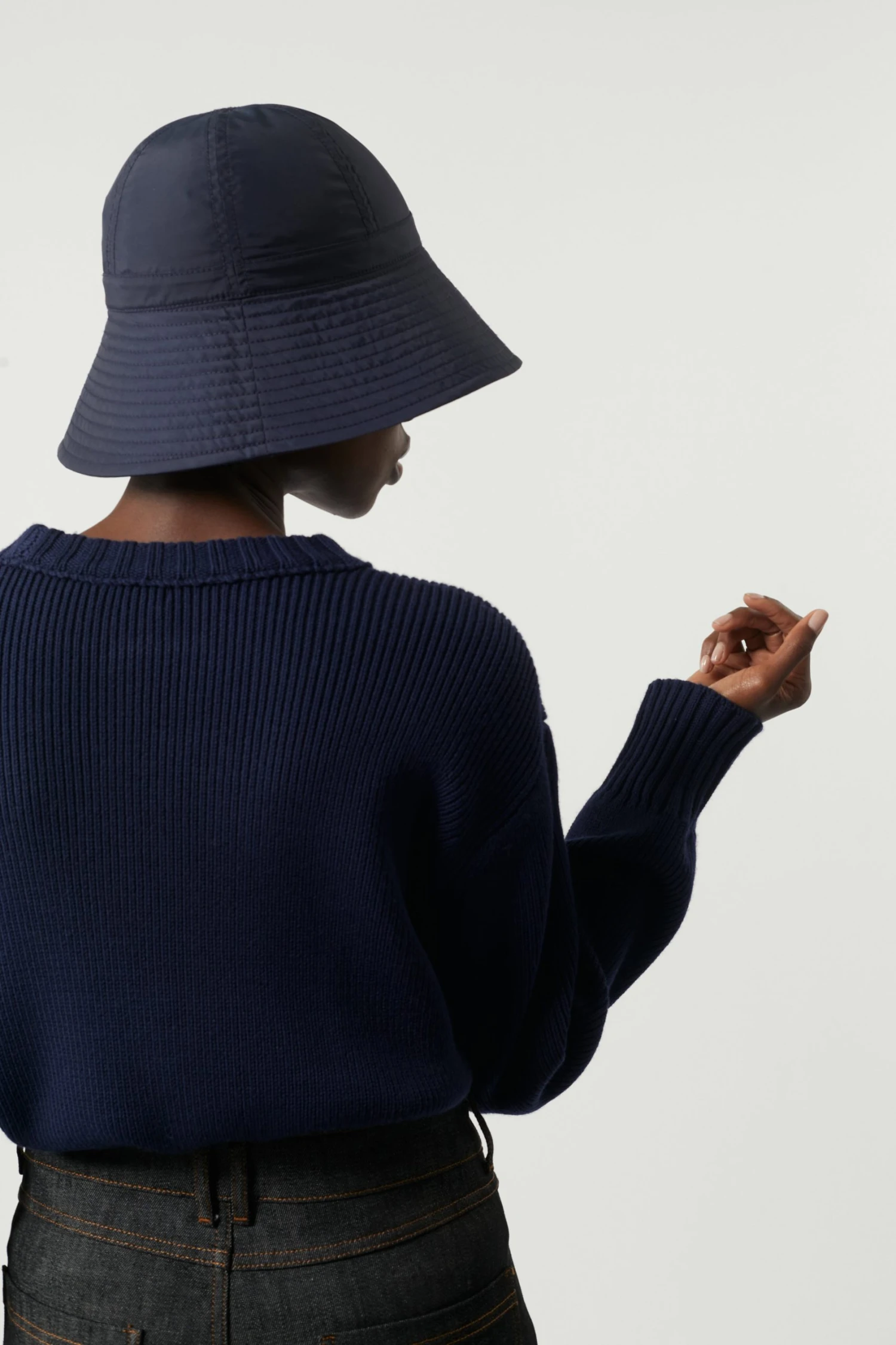 Sœur PULL REQUIEM - Nouvelle Collection | Pull élégant et confortable 8 Sœur PULL REQUIEM - Nouvelle Collection | Pull élégant et confortable – Image 6