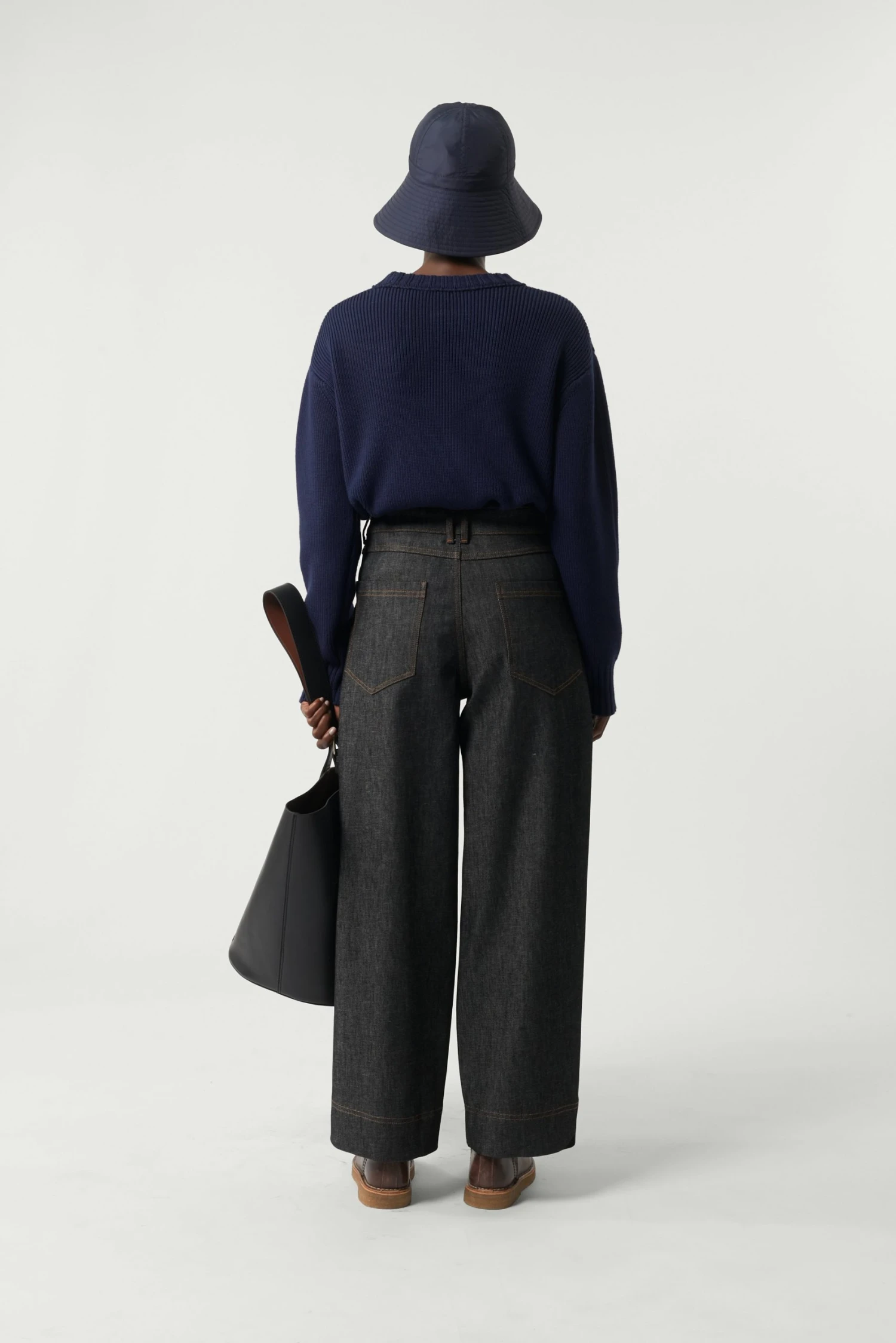 Sœur PULL REQUIEM - Nouvelle Collection | Pull élégant et confortable 7 Sœur PULL REQUIEM - Nouvelle Collection | Pull élégant et confortable – Image 5