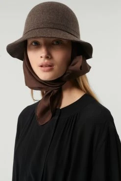 Sœur CHAPEAU SETE - Chapeau Élégant pour Femme - Accessoire Mode -soeur Soldes SALAMANQUE BERGHAM SETE SQUARE 0538