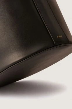 Sœur SAC SAUL - Sac à main élégant pour femme | Accessoires de mode tendance 18 Sœur SAC SAUL - Sac à main élégant pour femme | Accessoires de mode tendance -soeur Soldes SEM1103SAUL22WNOI21 4 OK