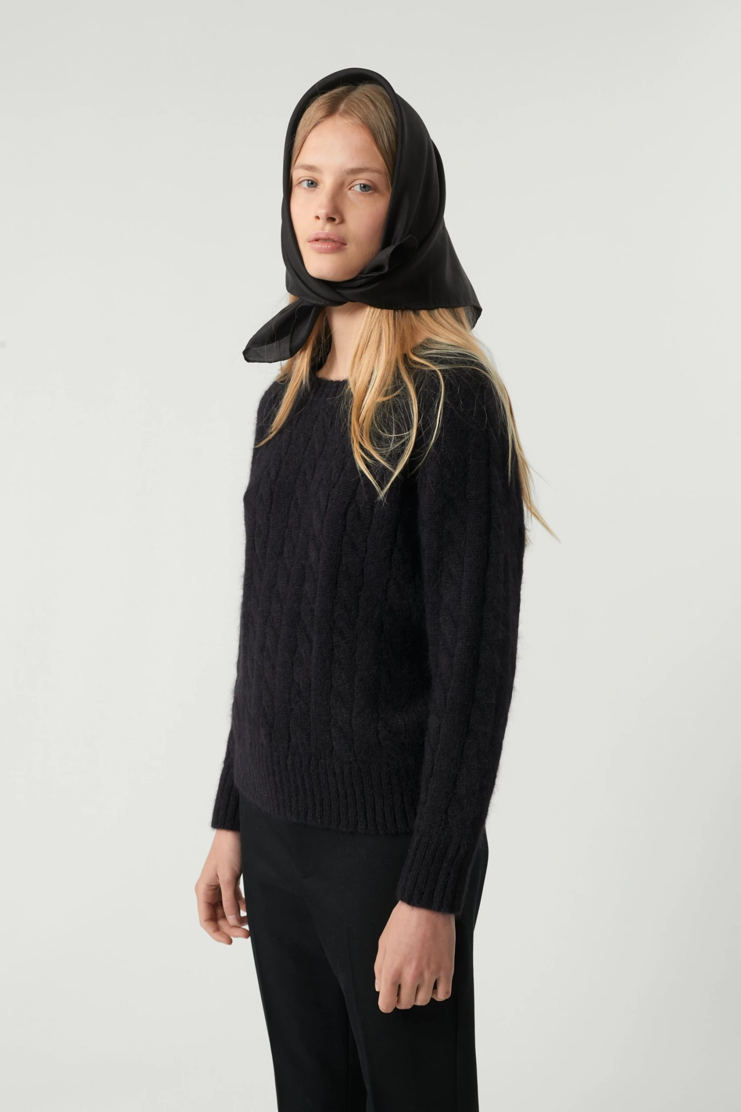 Sœur PULL SIMONE - Nouvelle Collection | Pull élégant et confortable 4 Sœur PULL SIMONE - Nouvelle Collection | Pull élégant et confortable – Image 2