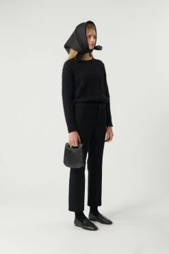 Sœur PULL SIMONE - Nouvelle Collection | Pull élégant et confortable 10 Sœur PULL SIMONE - Nouvelle Collection | Pull élégant et confortable -soeur Soldes SIMONE EDGAR PACHA SQUARE CHERI 0330 640bc50b 9092 4380 b697 ba361ddae114