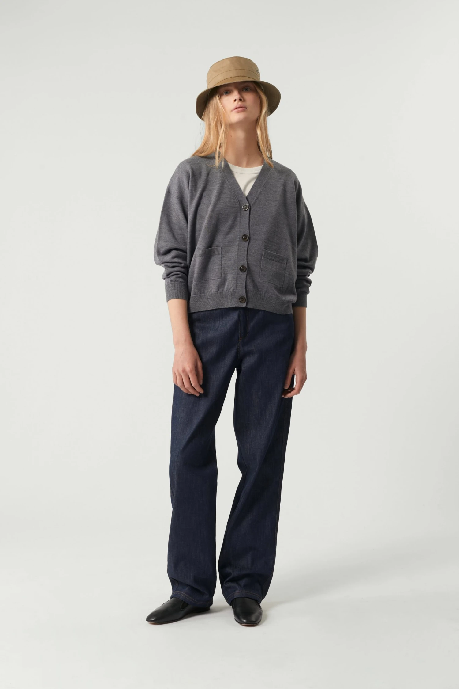 Sœur TEE-SHIRT BASIC - Nouvelle Collection | T-shirt Élégant et Confortable 7 Sœur TEE-SHIRT BASIC - Nouvelle Collection | T-shirt Élégant et Confortable – Image 5