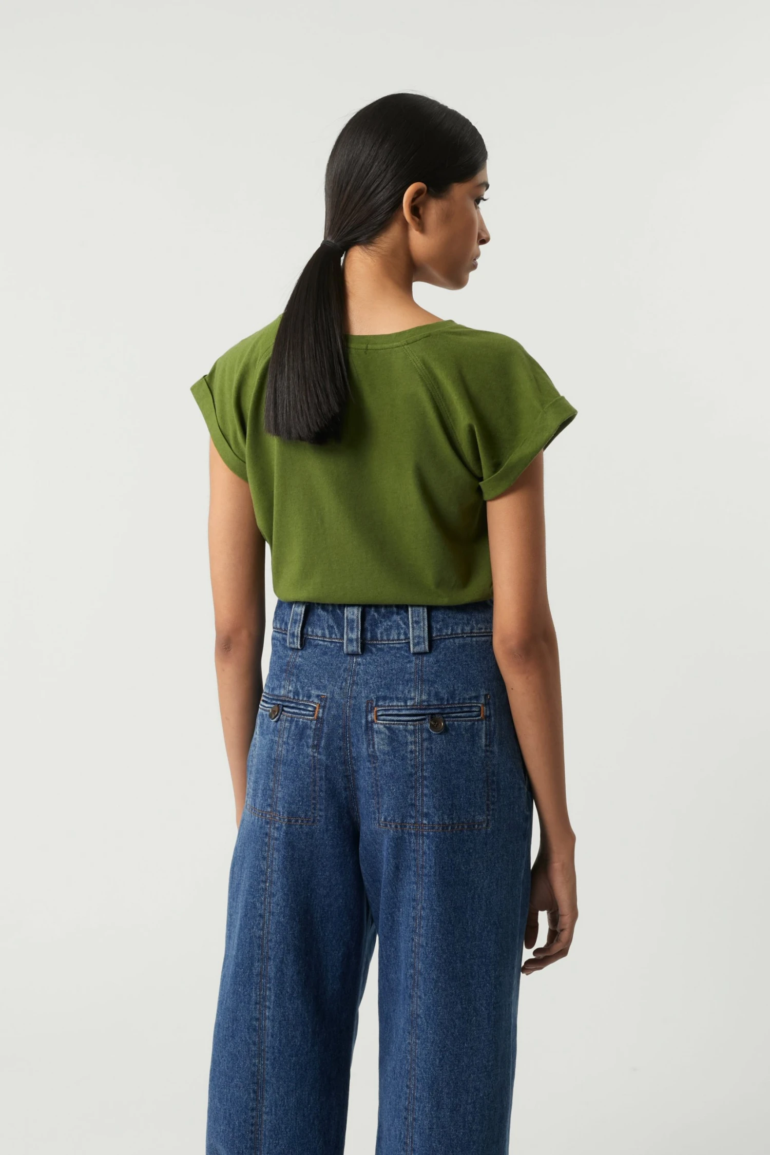 Sœur TEE-SHIRT VALENTINA - Nouvelle Collection | T-shirt Femme Élégant 3 Sœur TEE-SHIRT VALENTINA - Nouvelle Collection | T-shirt Femme Élégant – Image 2